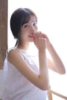 亚洲精品久久区二区三区蜜桃臀